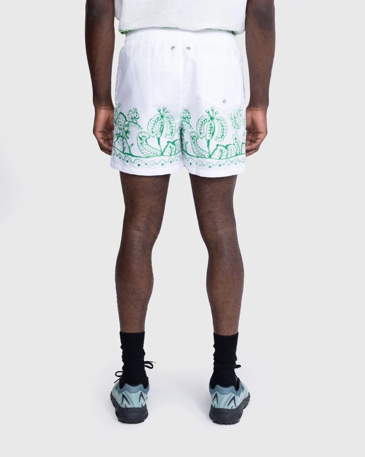 Carne Bollente – Spray On Me! White - Image 3