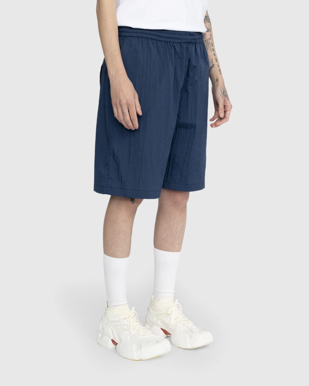 Highsnobiety – Texture Nylon Mid Lenght Elastic Shorts Midnight Blue - Image 4