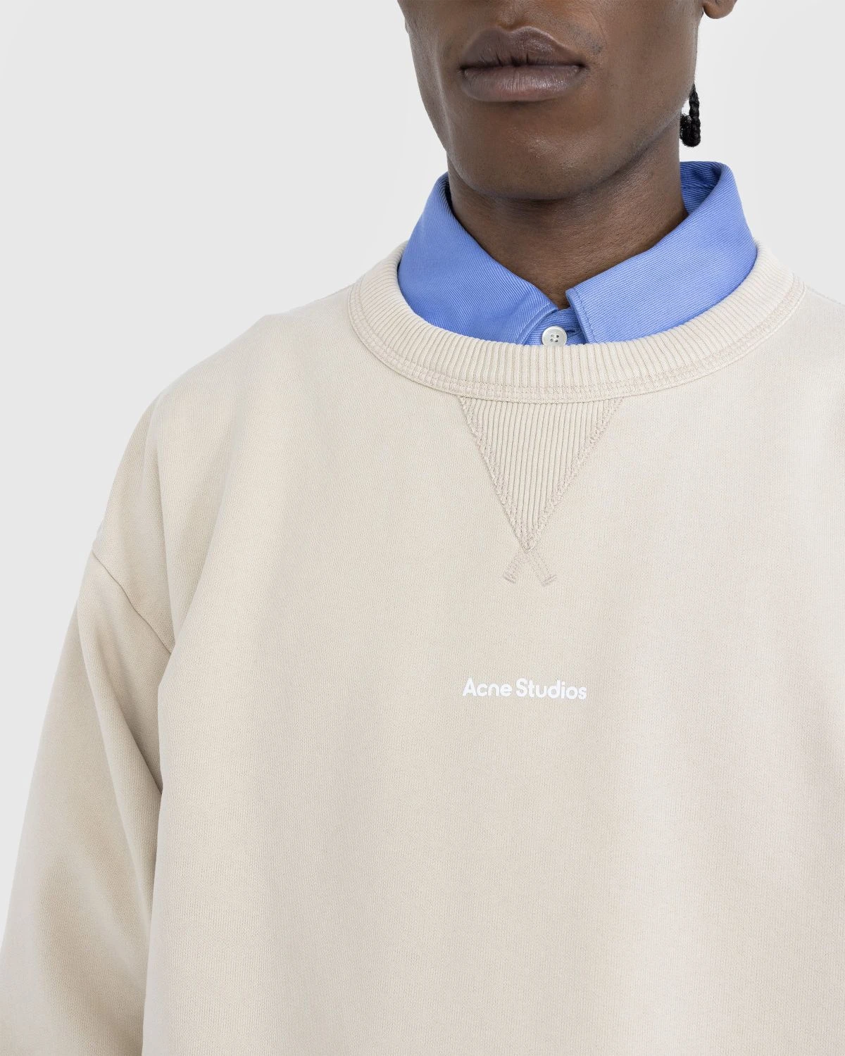 Acne Studios – Stamp Logo Sweater Champagne Beige - Image 4