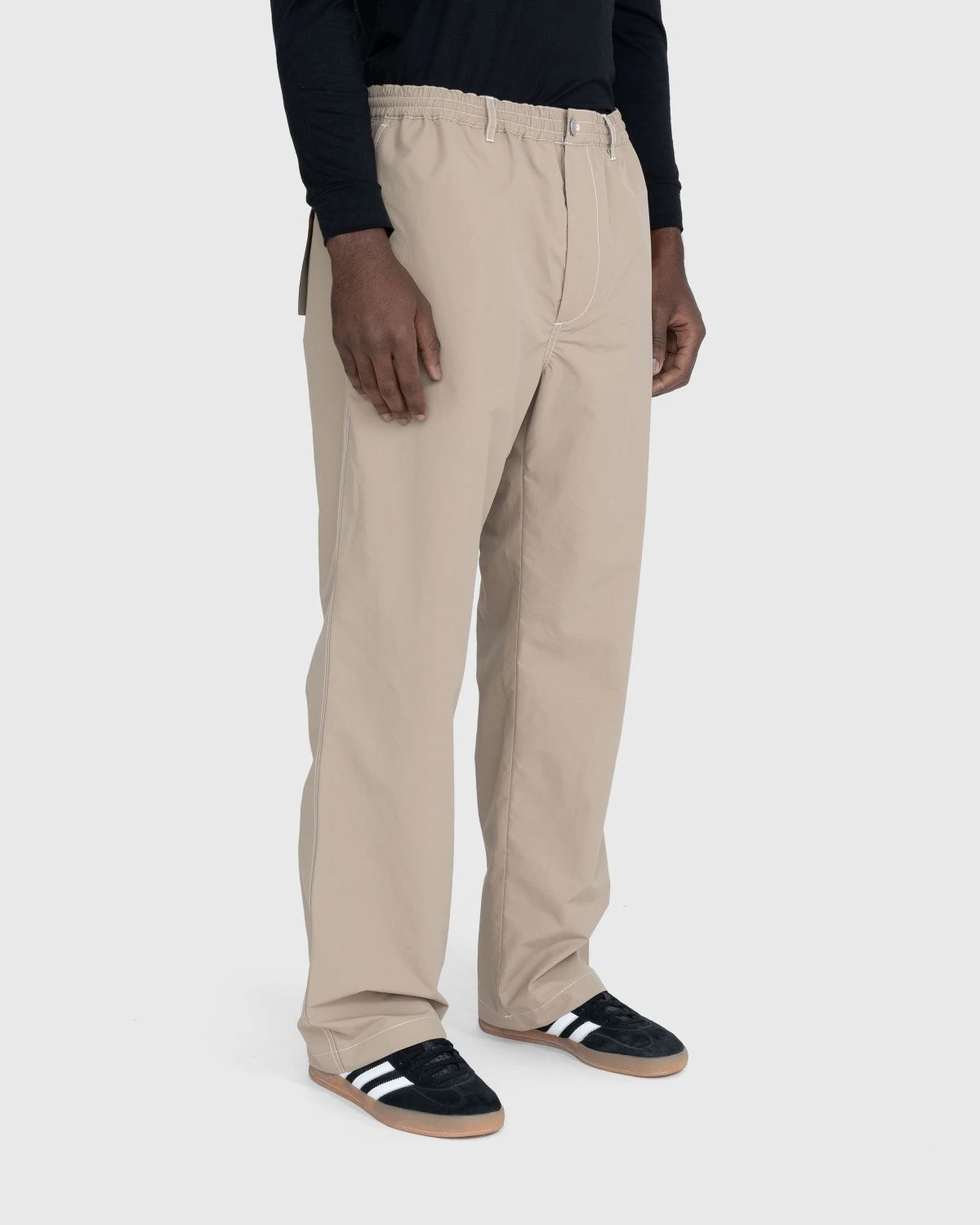 Highsnobiety – Contrast Stitch Pants Beige - Image 4