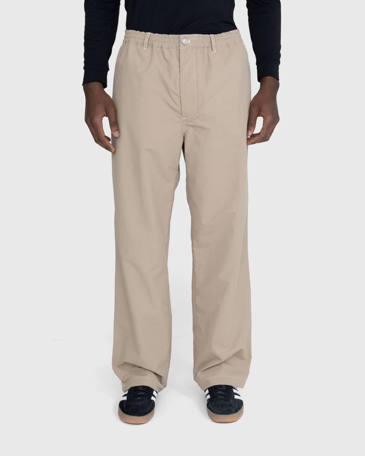 Highsnobiety – Contrast Stitch Pants Beige - Image 2
